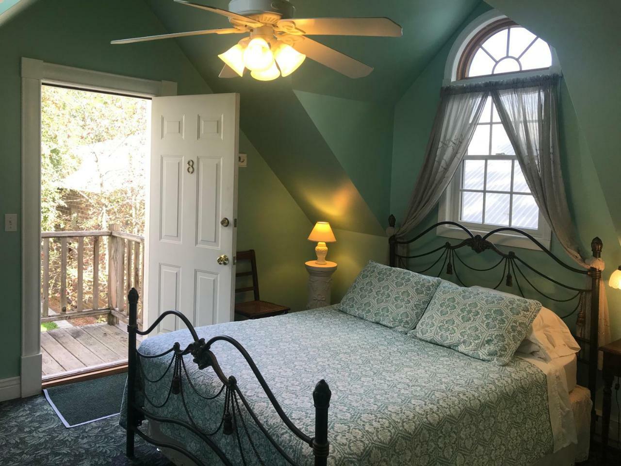 Andor Wenneson Historic Inn Peterson 외부 사진