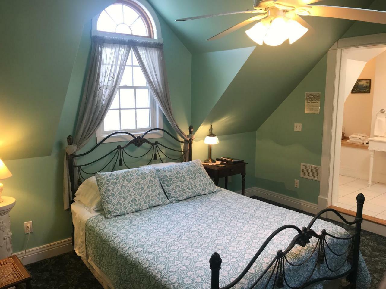 Andor Wenneson Historic Inn Peterson 외부 사진